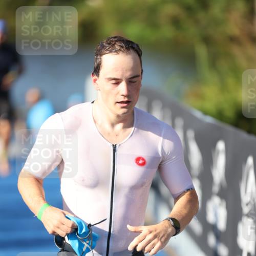 25.08.2024 - Elbe Triathlon Hamburg H.Heesch http://msf.ph/oto/6858607 25.08.2024 09:09:25 Schwimmen 199, 200, 213, 267, 327, 328 meine-sportfotos.de
