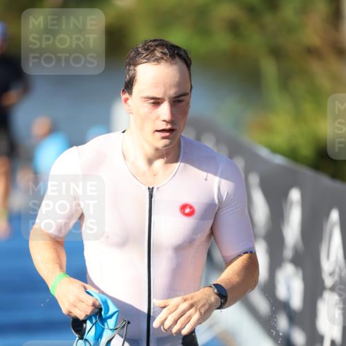 25.08.2024 - Elbe Triathlon Hamburg H.Heesch http://msf.ph/oto/6858612 25.08.2024 09:09:25 Schwimmen 199, 200, 213, 267, 327, 328 meine-sportfotos.de
