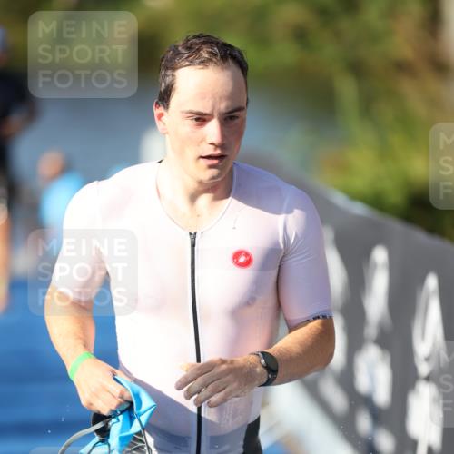 25.08.2024 - Elbe Triathlon Hamburg H.Heesch http://msf.ph/oto/6858615 25.08.2024 09:09:25 Schwimmen 199, 200, 213, 267, 327, 328 meine-sportfotos.de