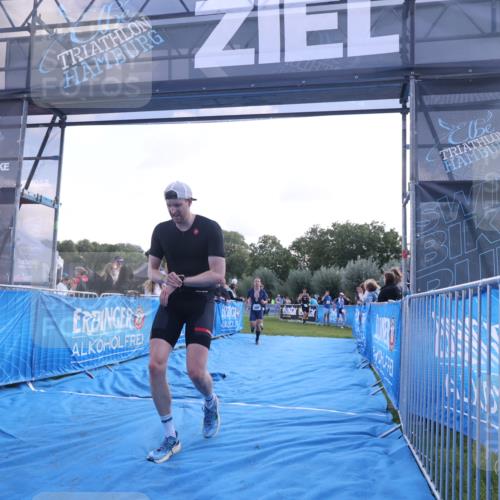25.08.2024 - Elbe Triathlon Hamburg H.Heesch http://msf.ph/oto/6858617 25.08.2024 10:56:57 Ziel 200, 252, 278, 309 meine-sportfotos.de