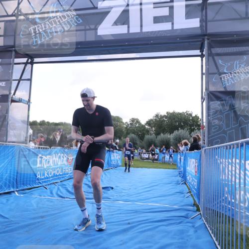 25.08.2024 - Elbe Triathlon Hamburg H.Heesch http://msf.ph/oto/6858625 25.08.2024 10:56:57 Ziel 200, 252, 278, 309 meine-sportfotos.de