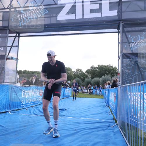 25.08.2024 - Elbe Triathlon Hamburg H.Heesch http://msf.ph/oto/6858630 25.08.2024 10:56:57 Ziel 200, 252, 278, 309 meine-sportfotos.de