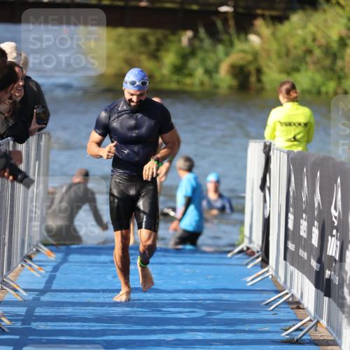 25.08.2024 - Elbe Triathlon Hamburg H.Heesch http://msf.ph/oto/6858633 25.08.2024 09:09:26 Schwimmen 199, 200, 213, 267, 327, 328 meine-sportfotos.de