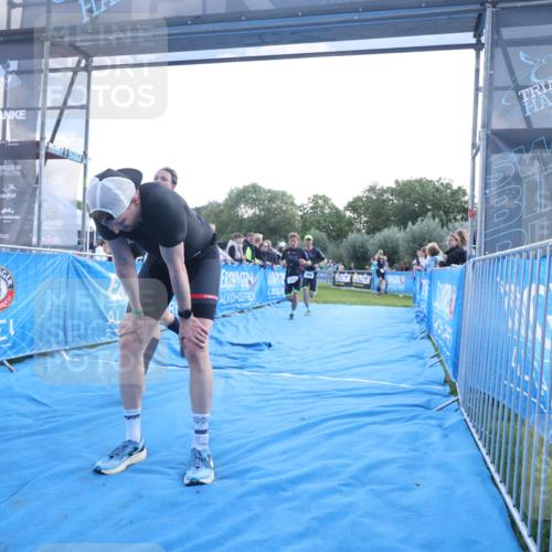 25.08.2024 - Elbe Triathlon Hamburg H.Heesch http://msf.ph/oto/6858642 25.08.2024 10:56:59 Ziel 127, 200, 252, 278, 309 meine-sportfotos.de