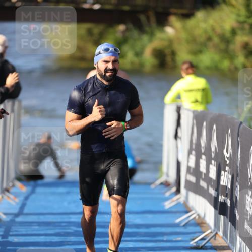 25.08.2024 - Elbe Triathlon Hamburg H.Heesch http://msf.ph/oto/6858650 25.08.2024 09:09:28 Schwimmen 199, 200, 213, 267, 327, 328 meine-sportfotos.de
