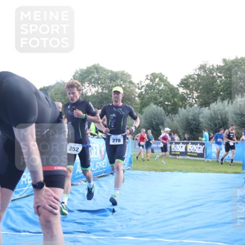 25.08.2024 - Elbe Triathlon Hamburg H.Heesch http://msf.ph/oto/6858651 25.08.2024 10:57:00 Ziel 127, 200, 252, 278, 309 meine-sportfotos.de