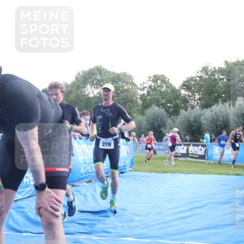 25.08.2024 - Elbe Triathlon Hamburg H.Heesch http://msf.ph/oto/6858668 25.08.2024 10:57:00 Ziel 127, 200, 252, 278, 309 meine-sportfotos.de