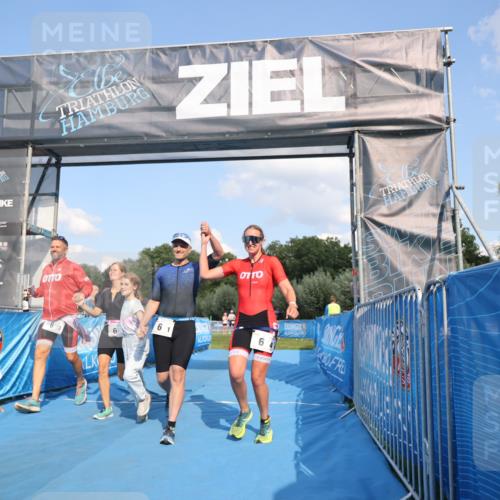 25.08.2024 - Elbe Triathlon Hamburg H.Heesch http://msf.ph/oto/6858716 25.08.2024 16:26:28 Ziel  meine-sportfotos.de