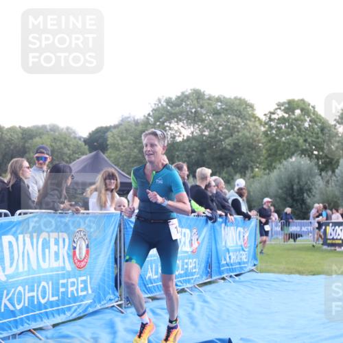 25.08.2024 - Elbe Triathlon Hamburg H.Heesch http://msf.ph/oto/6858730 25.08.2024 10:57:05 Ziel 127, 156, 200, 252, 278 meine-sportfotos.de