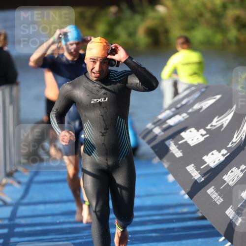 25.08.2024 - Elbe Triathlon Hamburg H.Heesch http://msf.ph/oto/6858738 25.08.2024 09:09:38 Schwimmen 199, 200, 213, 246, 267, 327, 328, 339 meine-sportfotos.de