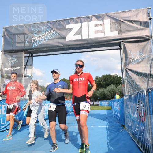 25.08.2024 - Elbe Triathlon Hamburg H.Heesch http://msf.ph/oto/6858752 25.08.2024 16:26:28 Ziel  meine-sportfotos.de
