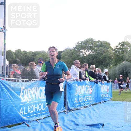 25.08.2024 - Elbe Triathlon Hamburg H.Heesch http://msf.ph/oto/6858762 25.08.2024 10:57:06 Ziel 127, 156, 200, 252, 278 meine-sportfotos.de
