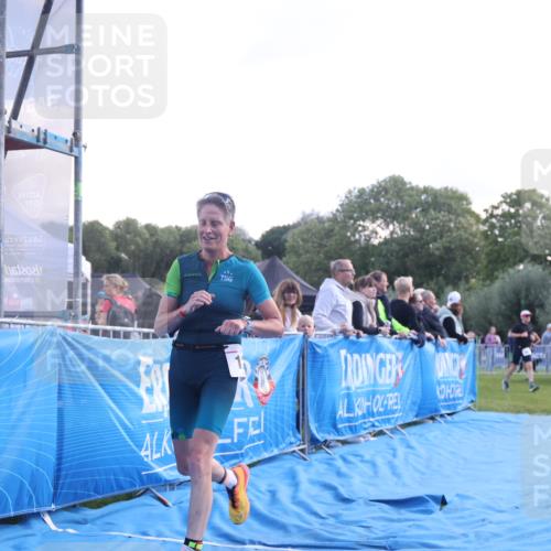 25.08.2024 - Elbe Triathlon Hamburg H.Heesch http://msf.ph/oto/6858776 25.08.2024 10:57:06 Ziel 127, 156, 200, 252, 278 meine-sportfotos.de