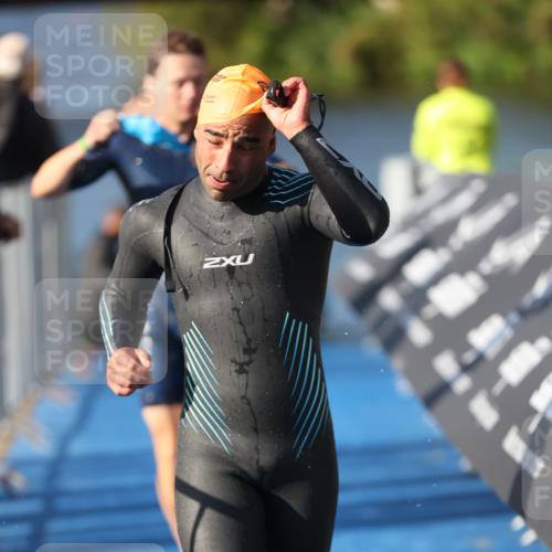 25.08.2024 - Elbe Triathlon Hamburg H.Heesch http://msf.ph/oto/6858779 25.08.2024 09:09:39 Schwimmen 199, 200, 213, 246, 267, 327, 328, 339 meine-sportfotos.de
