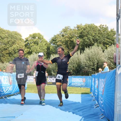 25.08.2024 - Elbe Triathlon Hamburg H.Heesch http://msf.ph/oto/6858783 25.08.2024 16:26:49 Ziel  meine-sportfotos.de