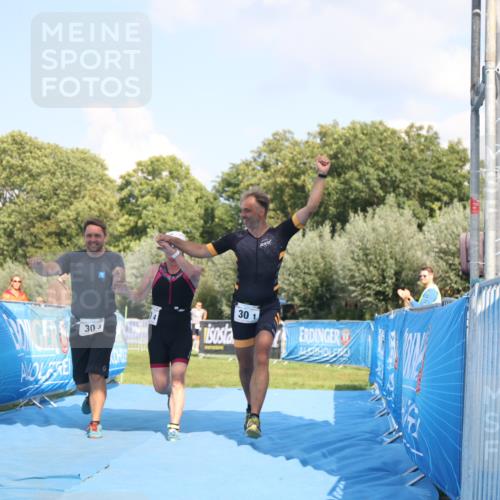 25.08.2024 - Elbe Triathlon Hamburg H.Heesch http://msf.ph/oto/6858794 25.08.2024 16:26:49 Ziel  meine-sportfotos.de