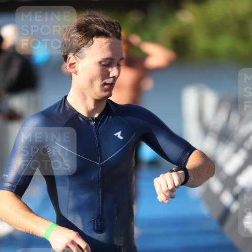 25.08.2024 - Elbe Triathlon Hamburg H.Heesch http://msf.ph/oto/6858801 25.08.2024 09:09:41 Schwimmen 199, 200, 213, 246, 267, 327, 328, 339 meine-sportfotos.de