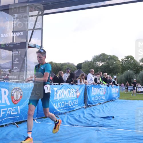 25.08.2024 - Elbe Triathlon Hamburg H.Heesch http://msf.ph/oto/6858803 25.08.2024 10:57:06 Ziel 127, 156, 200, 252, 278 meine-sportfotos.de