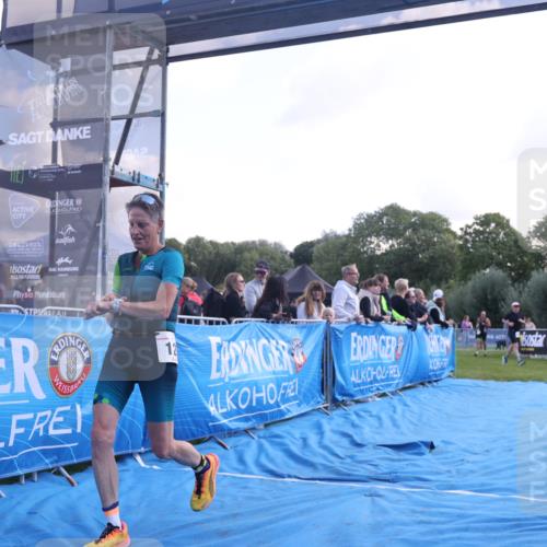 25.08.2024 - Elbe Triathlon Hamburg H.Heesch http://msf.ph/oto/6858806 25.08.2024 10:57:06 Ziel 127, 156, 200, 252, 278 meine-sportfotos.de