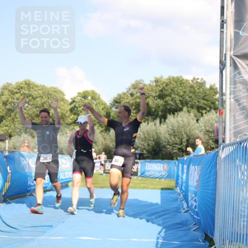 25.08.2024 - Elbe Triathlon Hamburg H.Heesch http://msf.ph/oto/6858813 25.08.2024 16:26:49 Ziel  meine-sportfotos.de