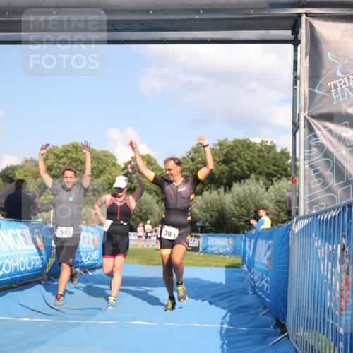 25.08.2024 - Elbe Triathlon Hamburg H.Heesch http://msf.ph/oto/6858841 25.08.2024 16:26:50 Ziel  meine-sportfotos.de