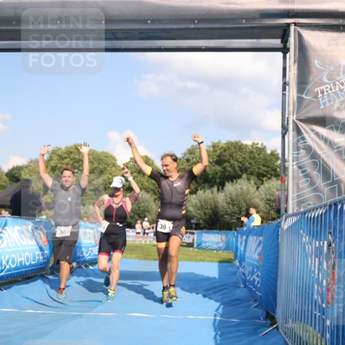 25.08.2024 - Elbe Triathlon Hamburg H.Heesch http://msf.ph/oto/6858845 25.08.2024 16:26:50 Ziel  meine-sportfotos.de