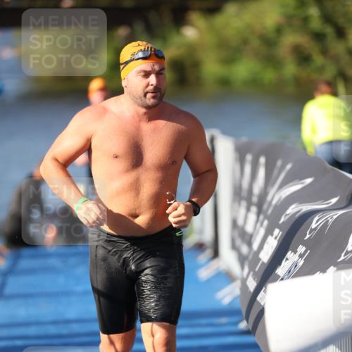 25.08.2024 - Elbe Triathlon Hamburg H.Heesch http://msf.ph/oto/6858848 25.08.2024 09:09:43 Schwimmen 199, 200, 213, 246, 267, 327, 328, 339 meine-sportfotos.de