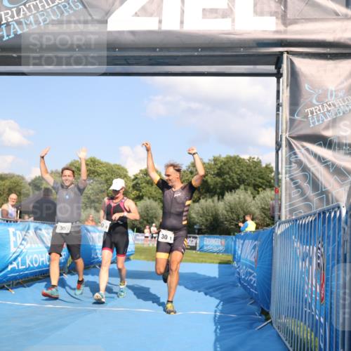 25.08.2024 - Elbe Triathlon Hamburg H.Heesch http://msf.ph/oto/6858861 25.08.2024 16:26:50 Ziel  meine-sportfotos.de