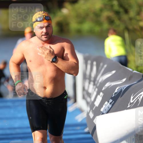 25.08.2024 - Elbe Triathlon Hamburg H.Heesch http://msf.ph/oto/6858865 25.08.2024 09:09:43 Schwimmen 199, 200, 213, 246, 267, 327, 328, 339 meine-sportfotos.de