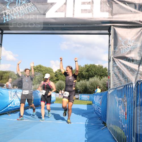 25.08.2024 - Elbe Triathlon Hamburg H.Heesch http://msf.ph/oto/6858869 25.08.2024 16:26:50 Ziel  meine-sportfotos.de