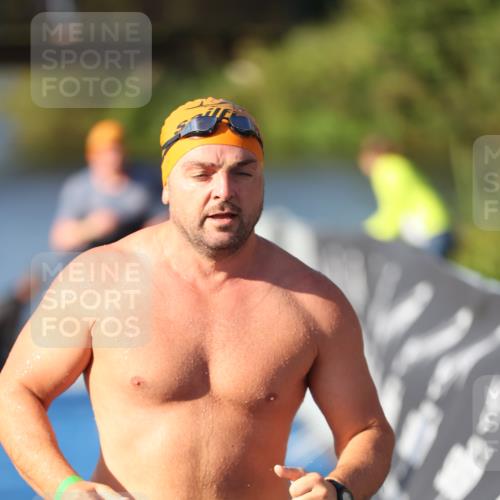 25.08.2024 - Elbe Triathlon Hamburg H.Heesch http://msf.ph/oto/6858889 25.08.2024 09:09:44 Schwimmen 200, 213, 246, 267, 327, 328, 339 meine-sportfotos.de