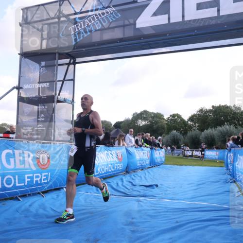 25.08.2024 - Elbe Triathlon Hamburg H.Heesch http://msf.ph/oto/6858891 25.08.2024 10:57:14 Ziel 156 meine-sportfotos.de