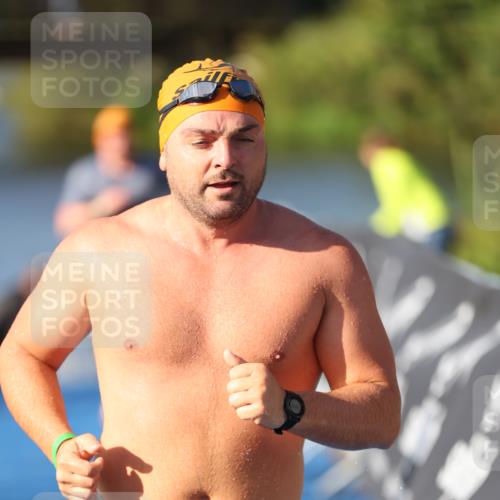 25.08.2024 - Elbe Triathlon Hamburg H.Heesch http://msf.ph/oto/6858897 25.08.2024 09:09:45 Schwimmen 200, 213, 246, 267, 327, 328, 339 meine-sportfotos.de