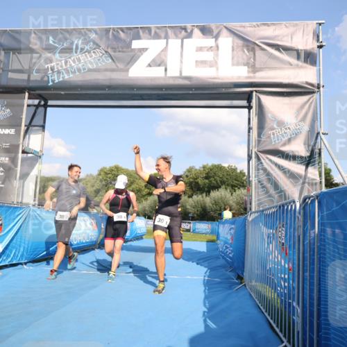25.08.2024 - Elbe Triathlon Hamburg H.Heesch http://msf.ph/oto/6858898 25.08.2024 16:26:50 Ziel  meine-sportfotos.de