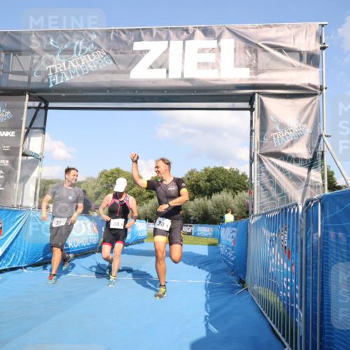 25.08.2024 - Elbe Triathlon Hamburg H.Heesch http://msf.ph/oto/6858901 25.08.2024 16:26:50 Ziel  meine-sportfotos.de