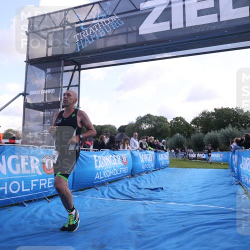 25.08.2024 - Elbe Triathlon Hamburg H.Heesch http://msf.ph/oto/6858902 25.08.2024 10:57:14 Ziel 156 meine-sportfotos.de