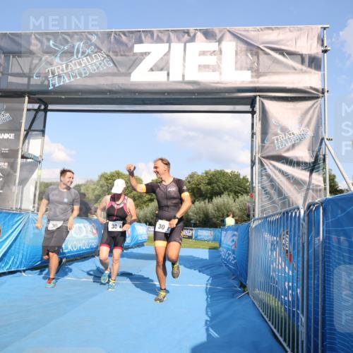 25.08.2024 - Elbe Triathlon Hamburg H.Heesch http://msf.ph/oto/6858906 25.08.2024 16:26:50 Ziel  meine-sportfotos.de