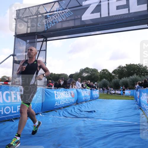 25.08.2024 - Elbe Triathlon Hamburg H.Heesch http://msf.ph/oto/6858910 25.08.2024 10:57:14 Ziel 156 meine-sportfotos.de