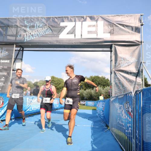 25.08.2024 - Elbe Triathlon Hamburg H.Heesch http://msf.ph/oto/6858928 25.08.2024 16:26:51 Ziel  meine-sportfotos.de