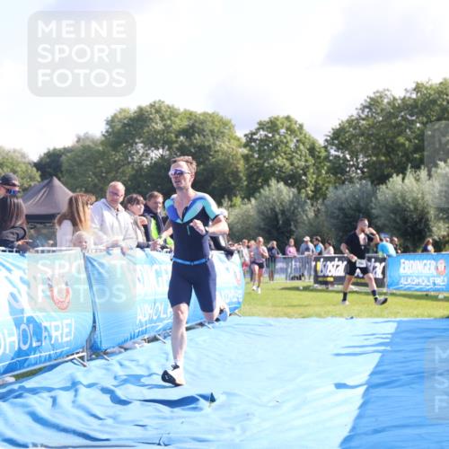 25.08.2024 - Elbe Triathlon Hamburg H.Heesch http://msf.ph/oto/6858932 25.08.2024 10:57:39 Ziel 108, 244 meine-sportfotos.de