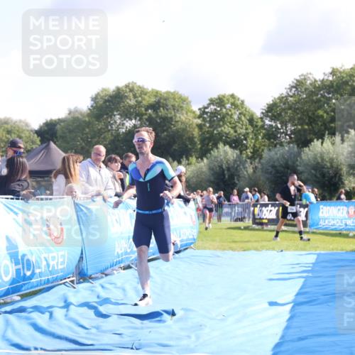 25.08.2024 - Elbe Triathlon Hamburg H.Heesch http://msf.ph/oto/6858937 25.08.2024 10:57:39 Ziel 108, 244 meine-sportfotos.de
