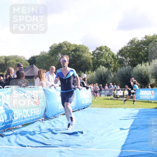 25.08.2024 - Elbe Triathlon Hamburg H.Heesch http://msf.ph/oto/6858943 25.08.2024 10:57:39 Ziel 108, 244 meine-sportfotos.de