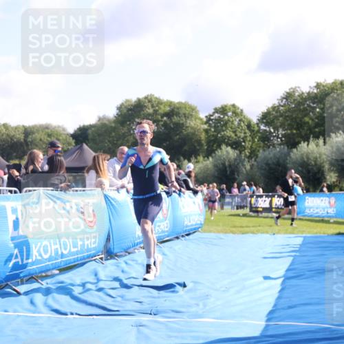 25.08.2024 - Elbe Triathlon Hamburg H.Heesch http://msf.ph/oto/6858946 25.08.2024 10:57:39 Ziel 108, 244 meine-sportfotos.de