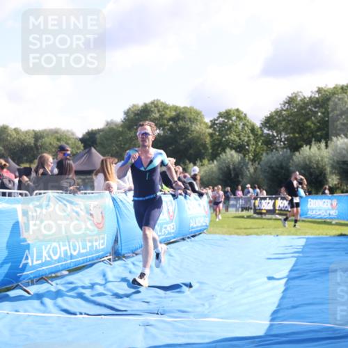 25.08.2024 - Elbe Triathlon Hamburg H.Heesch http://msf.ph/oto/6858951 25.08.2024 10:57:39 Ziel 108, 244 meine-sportfotos.de