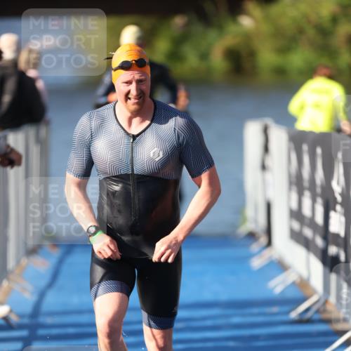 25.08.2024 - Elbe Triathlon Hamburg H.Heesch http://msf.ph/oto/6858953 25.08.2024 09:09:48 Schwimmen 200, 213, 246, 267, 327, 328, 339 meine-sportfotos.de