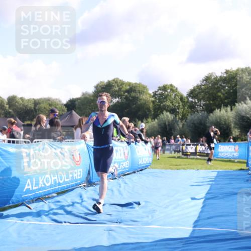 25.08.2024 - Elbe Triathlon Hamburg H.Heesch http://msf.ph/oto/6858954 25.08.2024 10:57:39 Ziel 108, 244 meine-sportfotos.de
