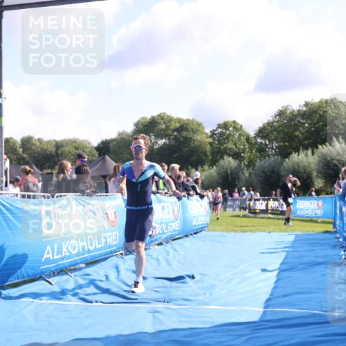 25.08.2024 - Elbe Triathlon Hamburg H.Heesch http://msf.ph/oto/6858957 25.08.2024 10:57:39 Ziel 108, 244 meine-sportfotos.de