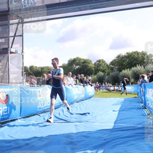 25.08.2024 - Elbe Triathlon Hamburg H.Heesch http://msf.ph/oto/6858972 25.08.2024 10:57:39 Ziel 108, 244 meine-sportfotos.de