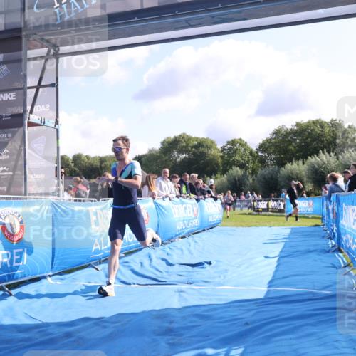 25.08.2024 - Elbe Triathlon Hamburg H.Heesch http://msf.ph/oto/6858975 25.08.2024 10:57:40 Ziel 108, 244 meine-sportfotos.de
