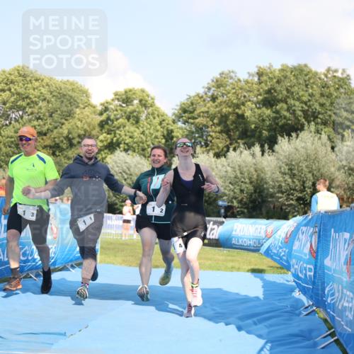 25.08.2024 - Elbe Triathlon Hamburg H.Heesch http://msf.ph/oto/6858979 25.08.2024 16:27:21 Ziel  meine-sportfotos.de